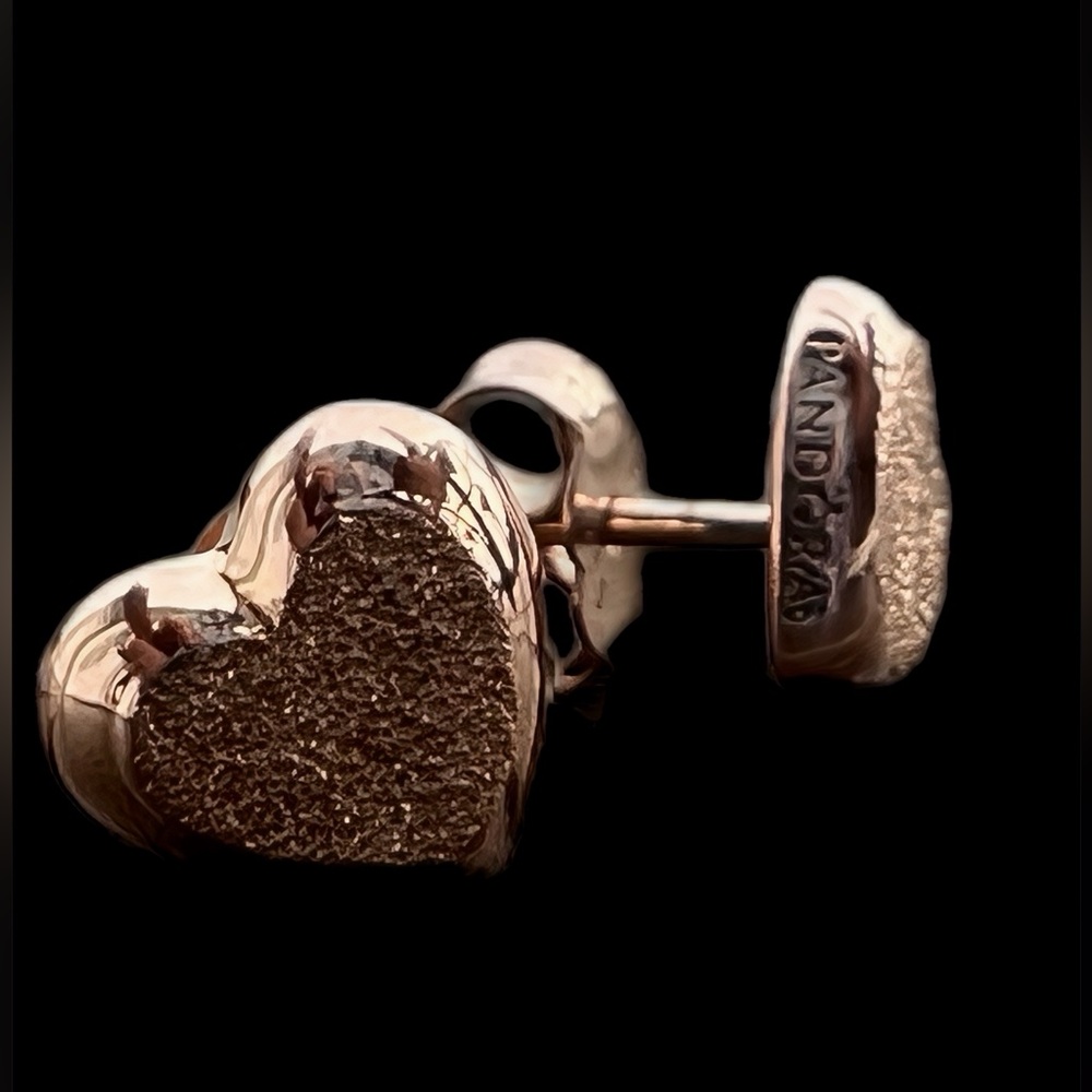 NWOB Pandora Rose Matte Brilliance Heart Stud Earrings (RETIRED ITEM)